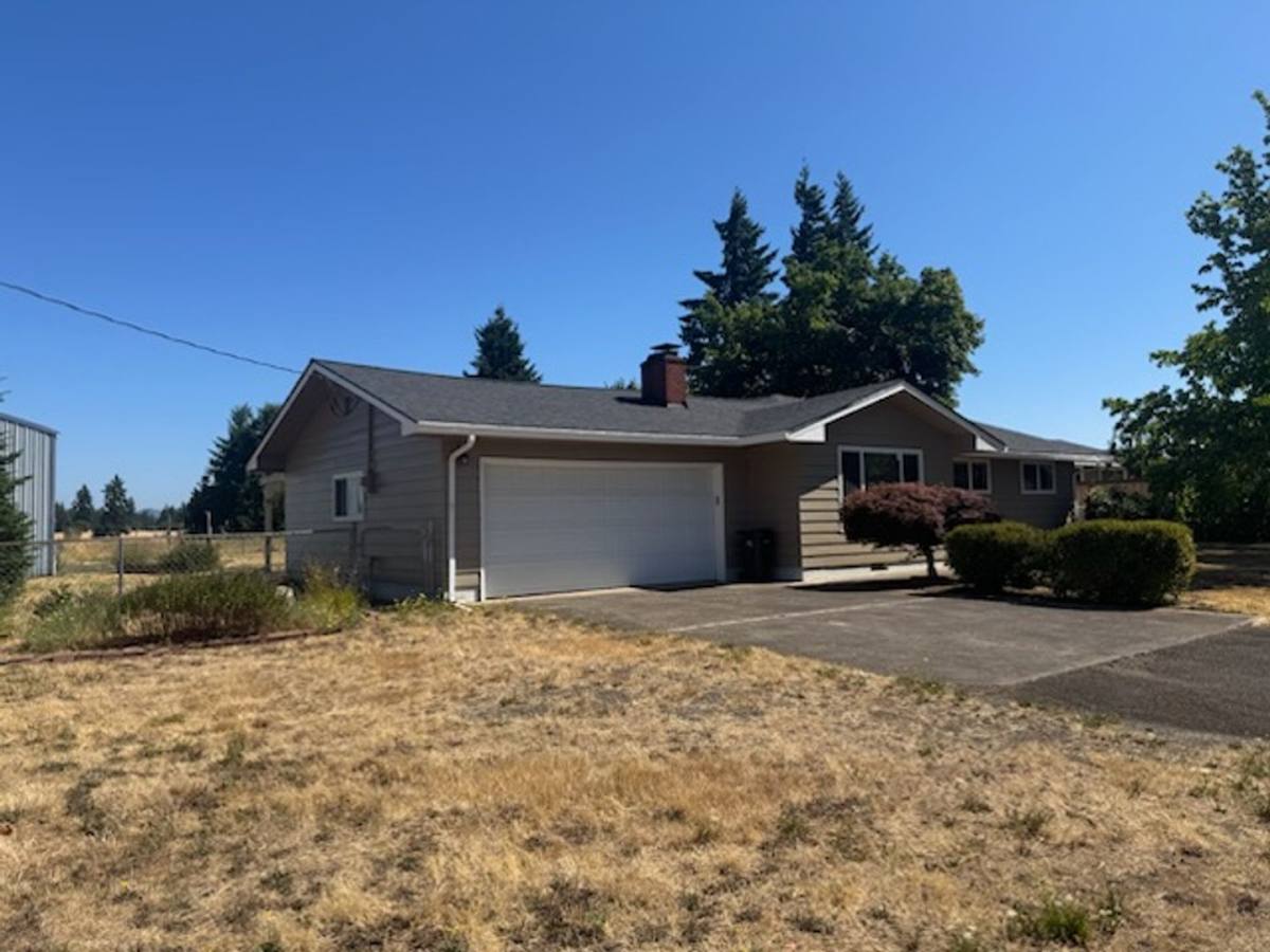 House for rent at 35633 Zephyr Way, Pleasant Hill, OR 97455