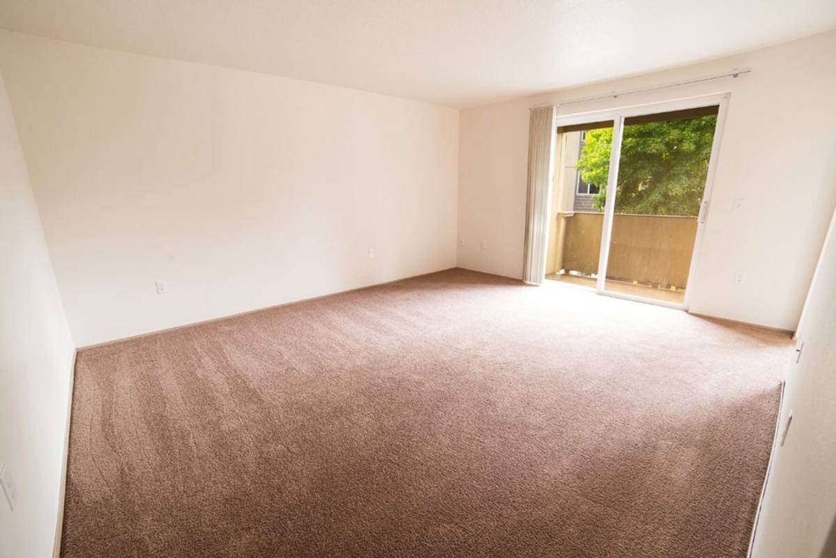 Apartment for rent at 4030 La Palms Lane NE, Salem, OR 97305