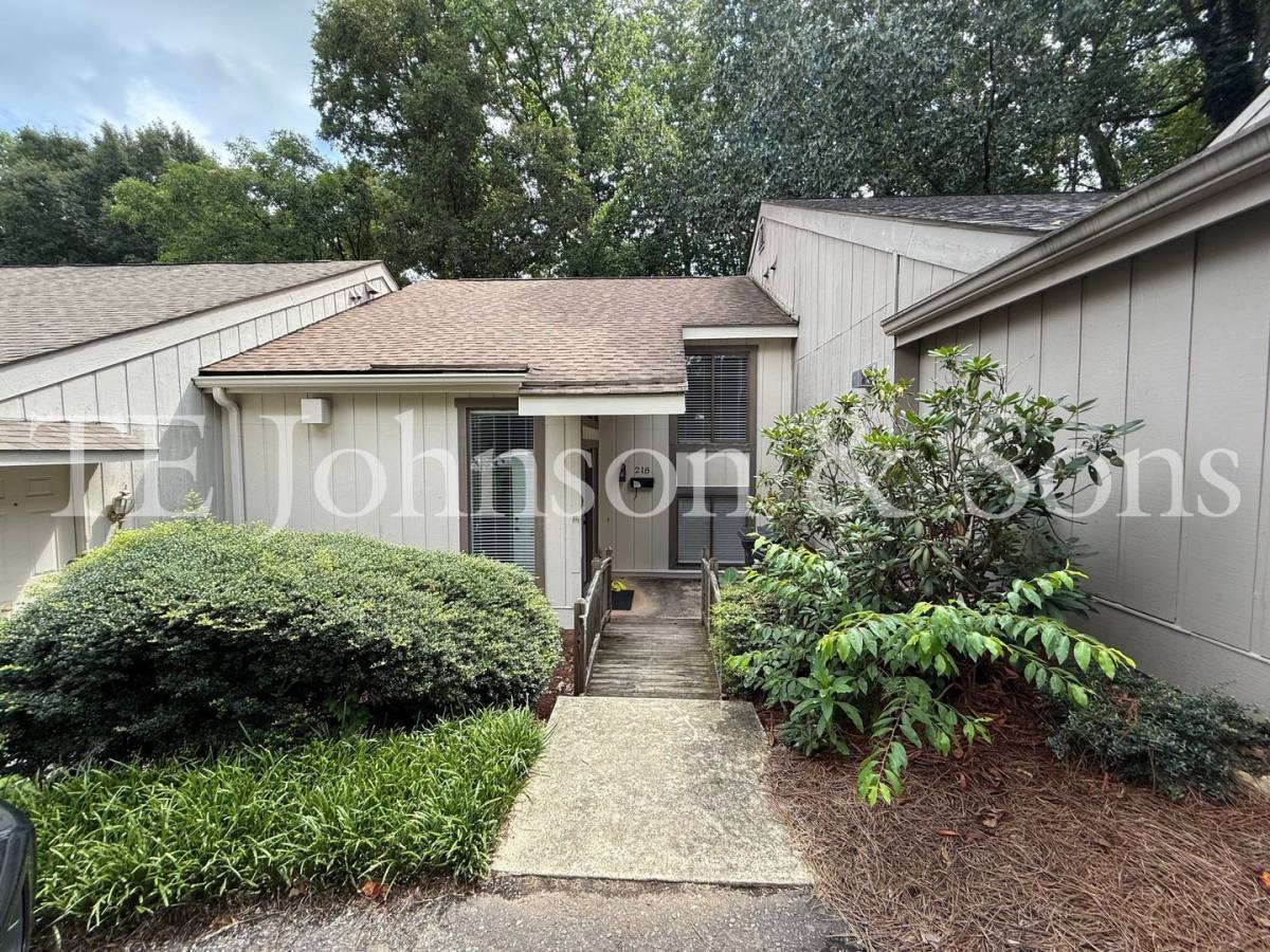 Townhouse for rent at 218 Lamplighter Circle, Winston Salem, NC 27104
