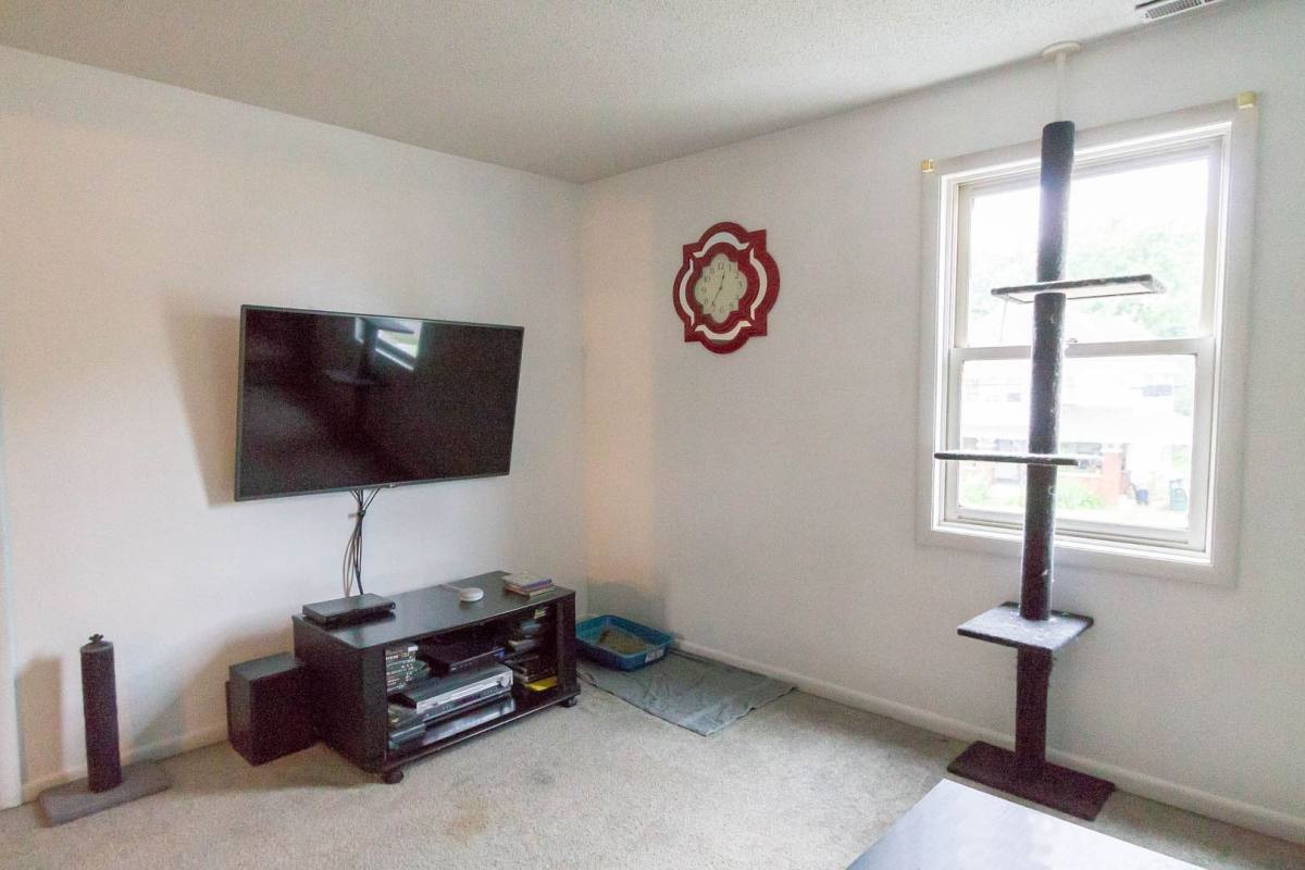 Apartment for rent at 1409 W Jackson St, Muncie, IN 47303