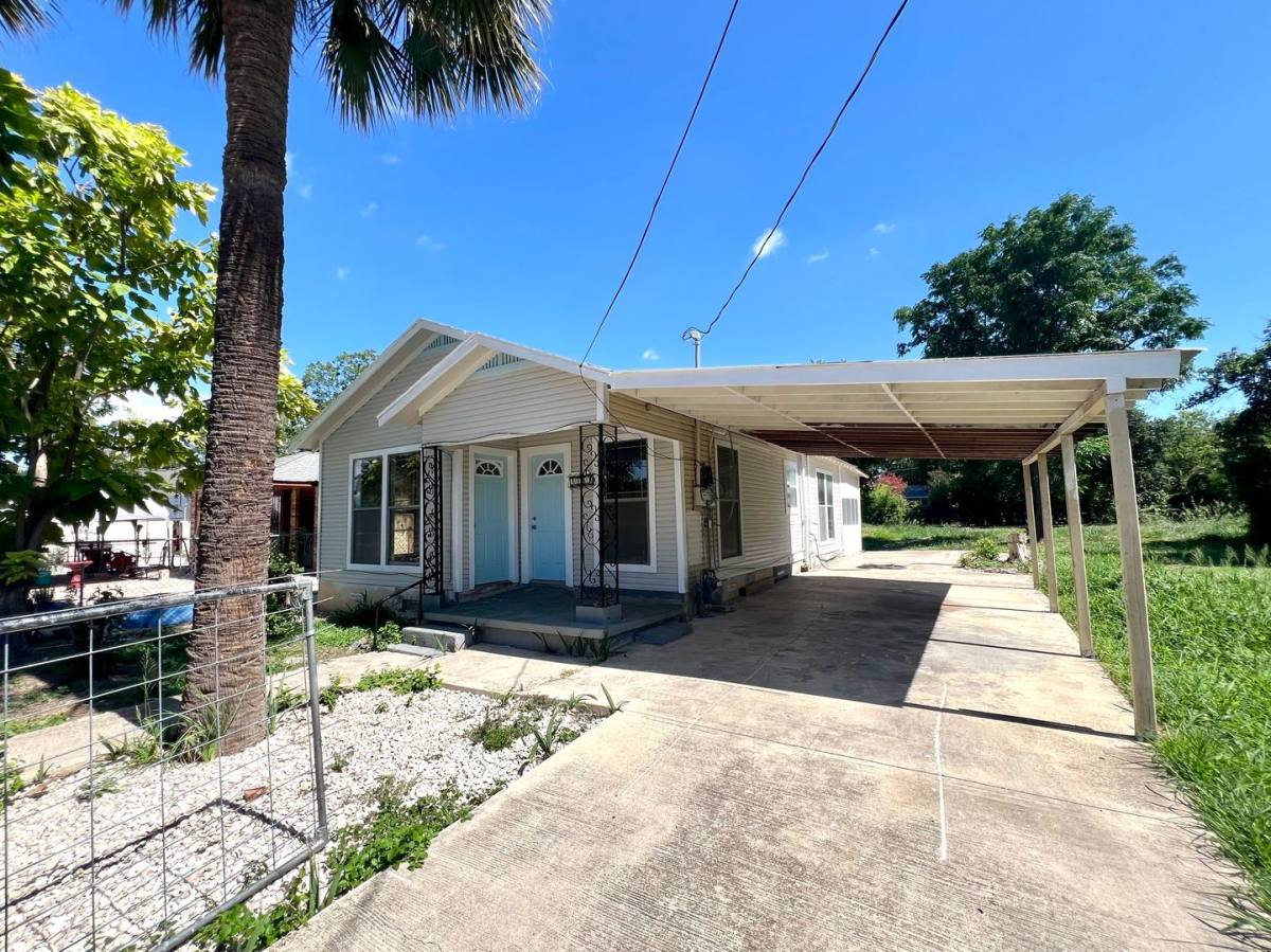 House for rent at 2121 Tampico St, San Antonio, TX 78207