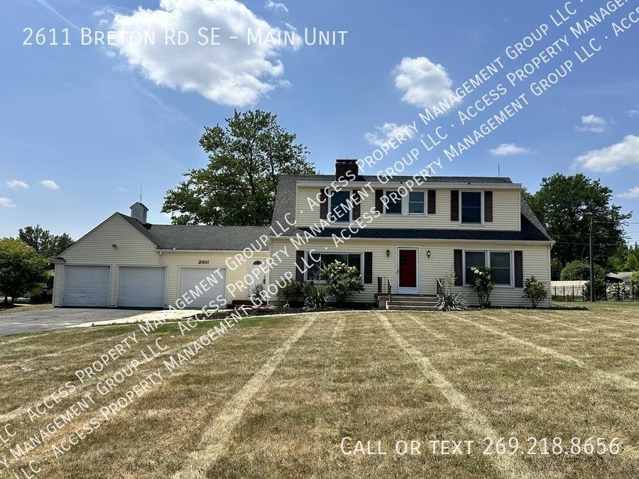 Apartment for rent at 2611 Breton Rd SE, Grand Rapids, MI 49546