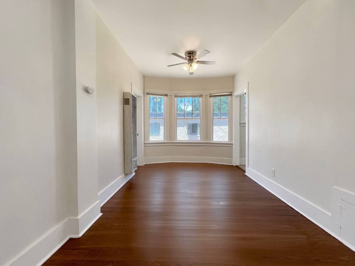 Apartment for rent at 921 Chestnut Ave, Long Beach, CA 90813
