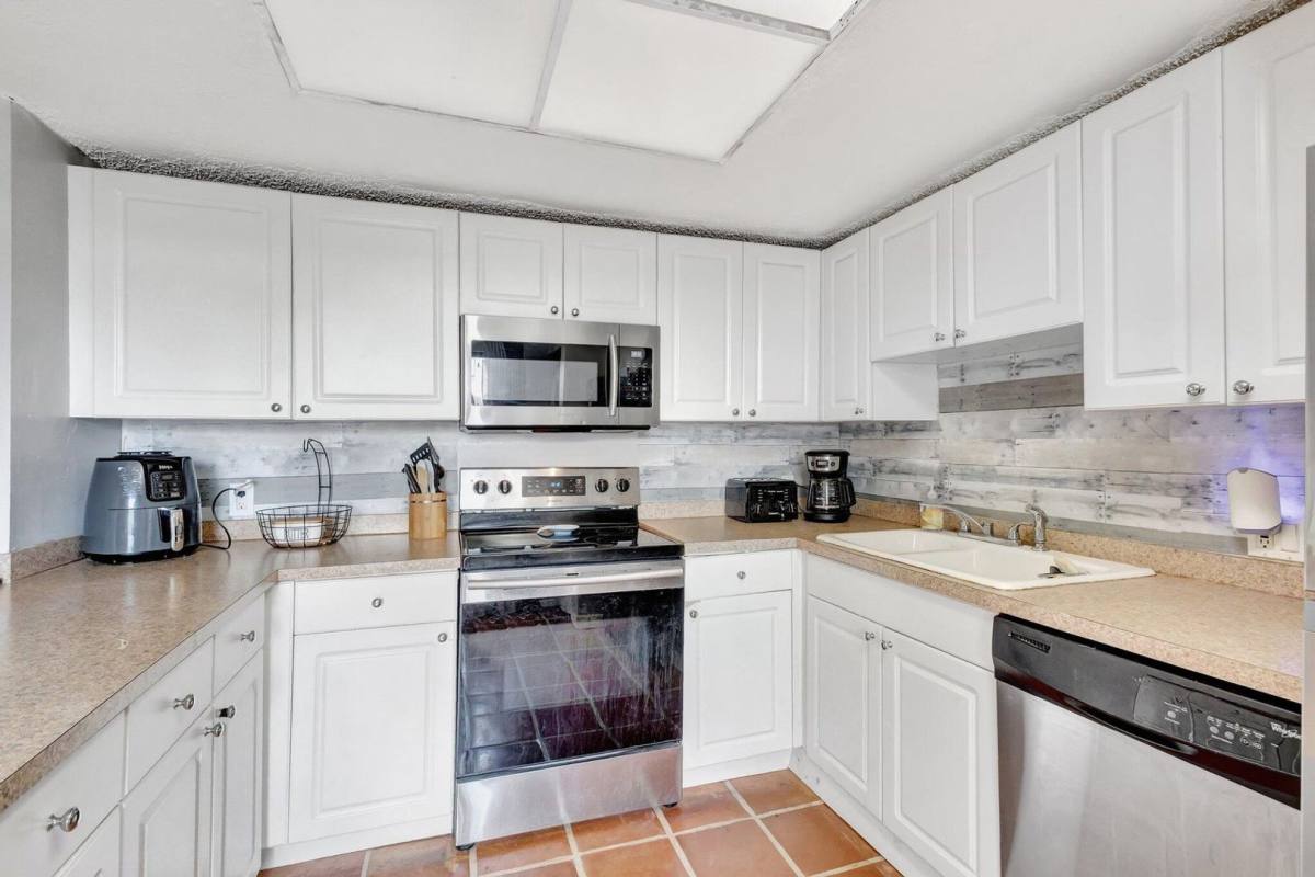 Townhouse for rent at 1586 Shaker Circle, Wellington, FL 33414