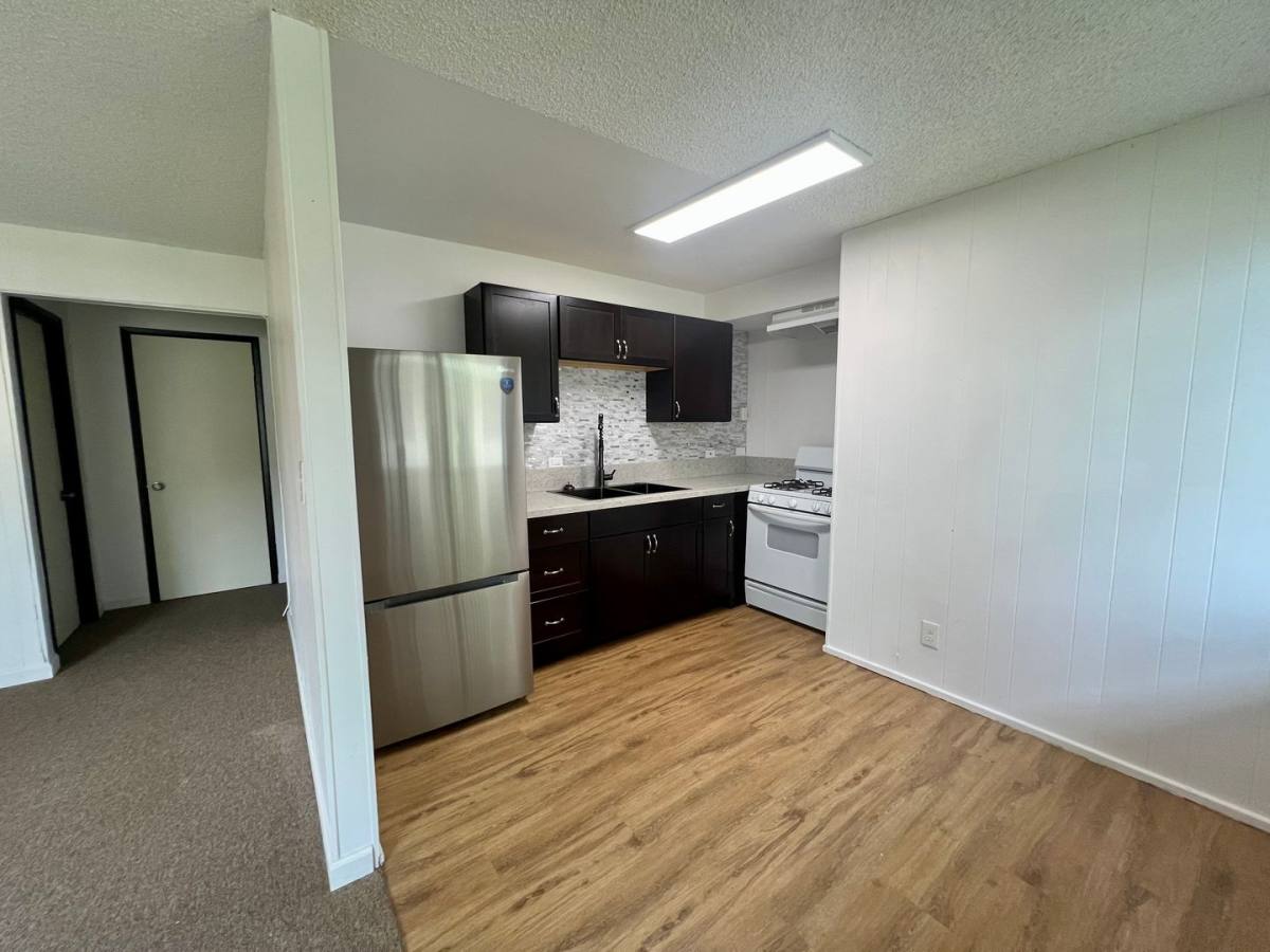 Apartment for rent at 485 Waianuenue Ave, Hilo, HI 96720