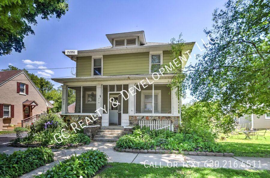 Apartment for rent at 212-214 N 4th Ave, Saint Charles, IL 60174