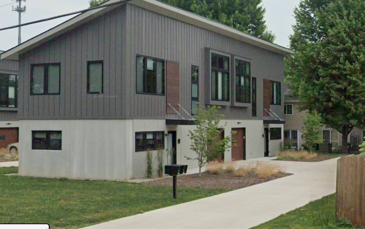 Apartment for rent at 550 552 Cleveland St, Chelsea, MI 48118