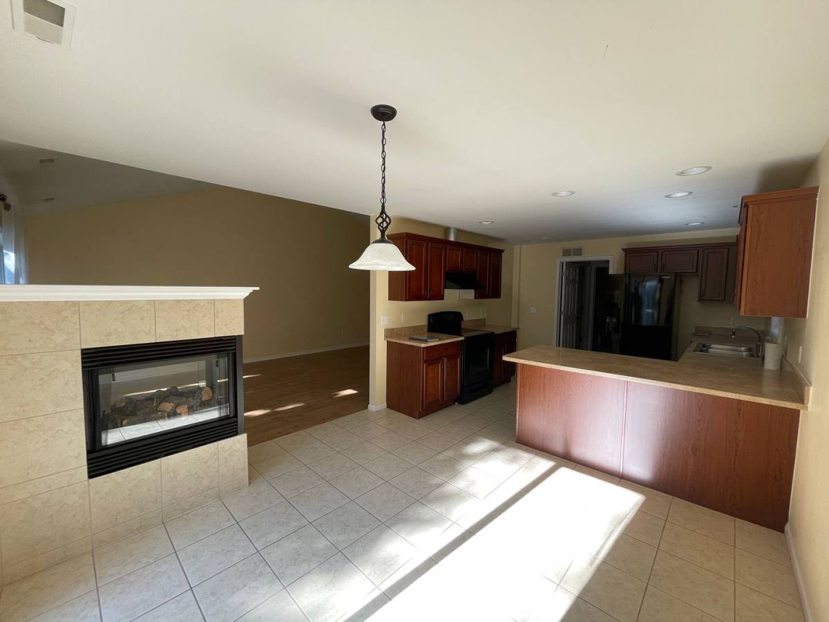 Condo for rent at 3492 Eagle Creek Dr, Utica, MI 48317