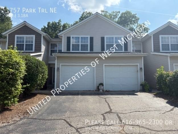 Townhouse for rent at 1757 Park Trail NE, Grand Rapids, MI 49525