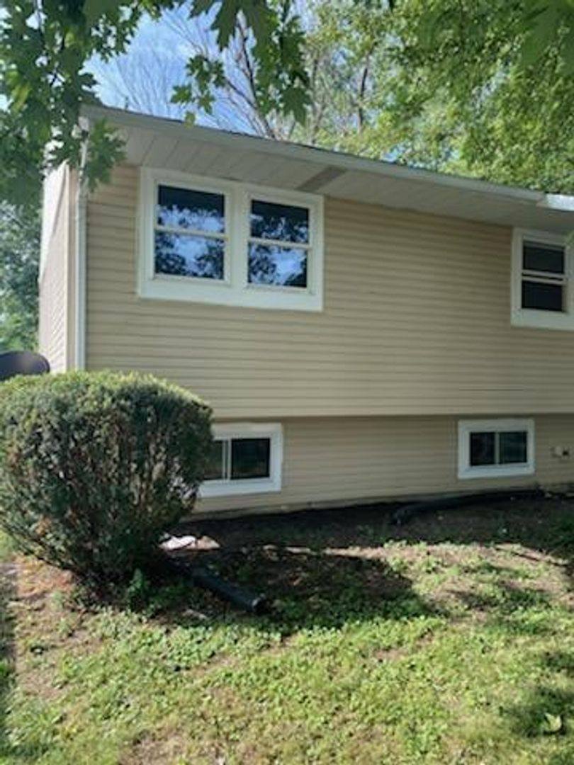 House for rent at 1342 Essex Dr, Lima, OH 45804