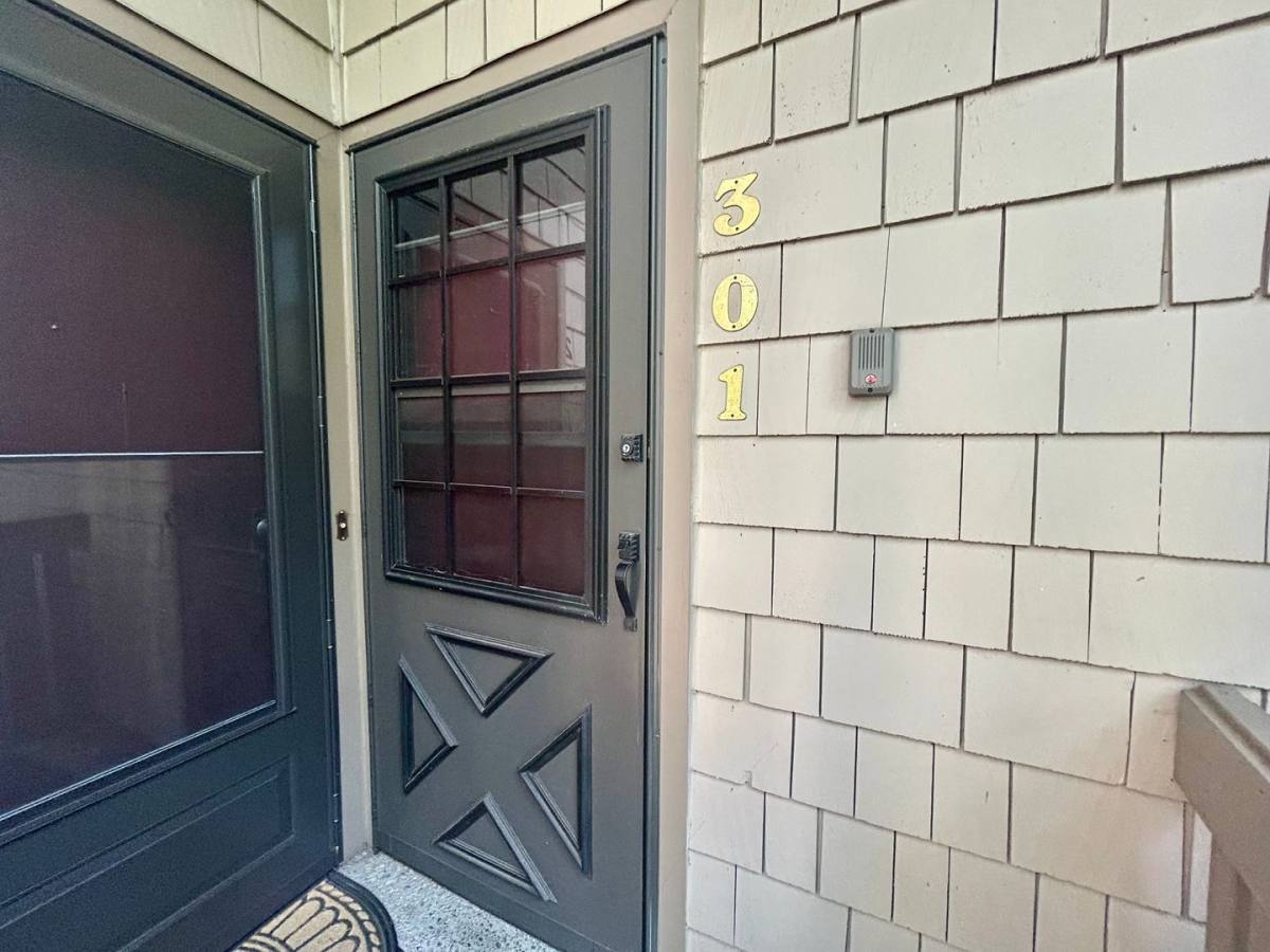 Apartment for rent at 13730 15th Ave NE #C301, Seattle, WA 98125
