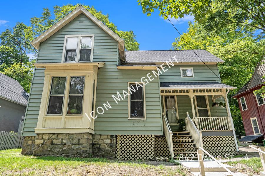 Apartment for rent at 842 Davis St #4, Kalamazoo, MI 49008