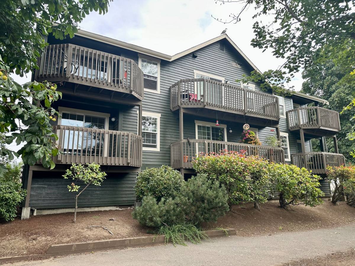 Apartment for rent at 1210 Clinton St, Bellingham, WA 98225
