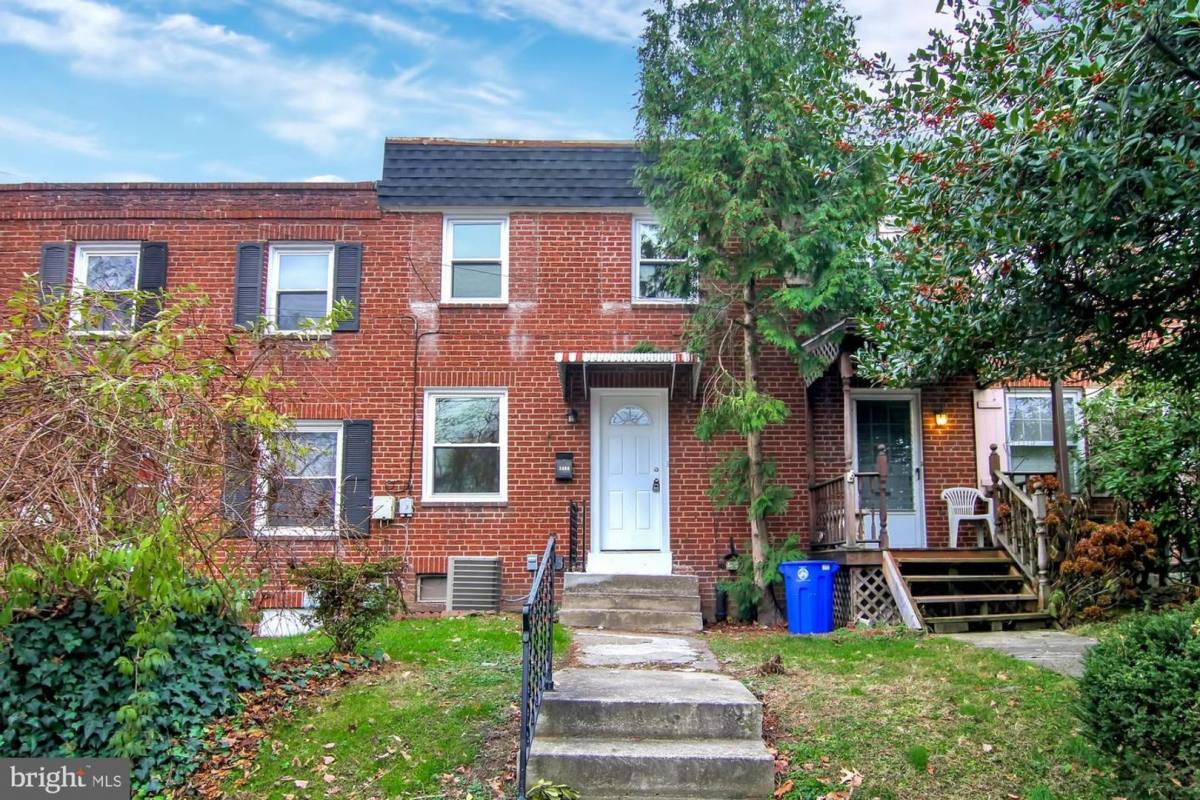 Townhouse for rent at 1466 S 13th St, Harrisburg, PA 17104