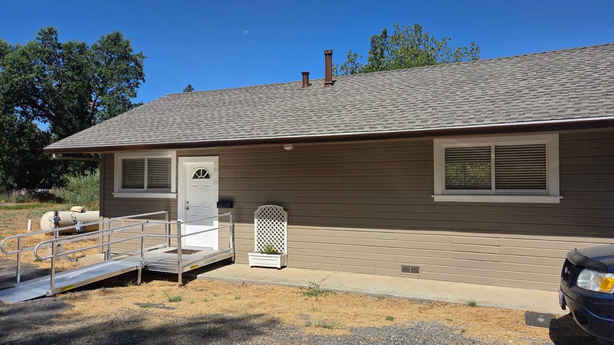 Apartment for rent at 20011 Soulsbymine Rd, Soulsbyville, CA 95372