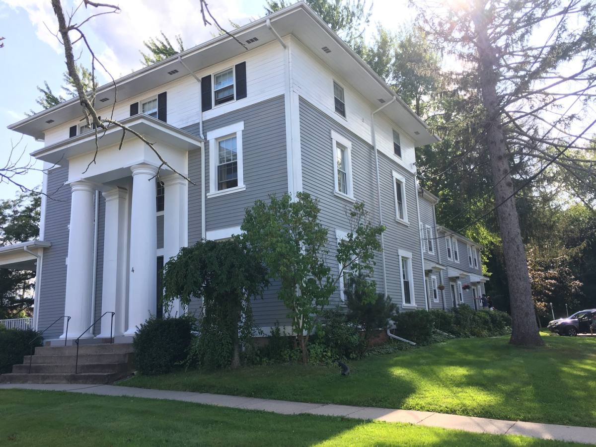 Apartment for rent at 4 Chapman St, Newington, CT 06111