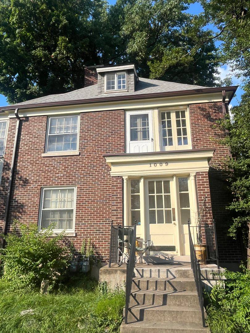 Apartment for rent at 1009 Everett Ave, Louisville, KY 40204