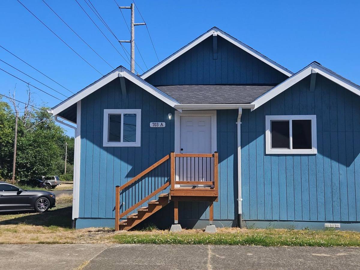 Apartment for rent at 703 Duryea, Raymond, WA 98577