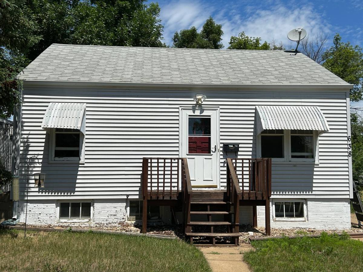 House for rent at 638 4th St W, Dickinson, ND 58601