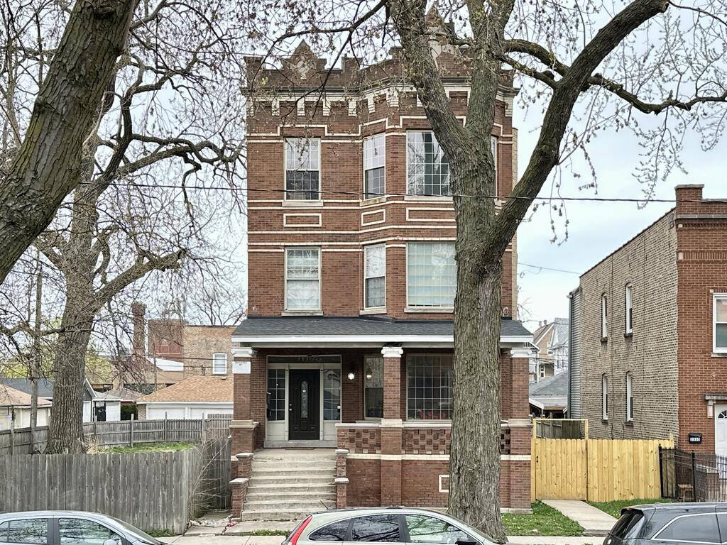 Apartment for rent at 2535 Kildare, Chicago, IL 60639