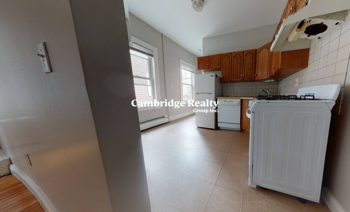 Apartment for rent at 220 Banks St #5T, Cambridge, MA 02138