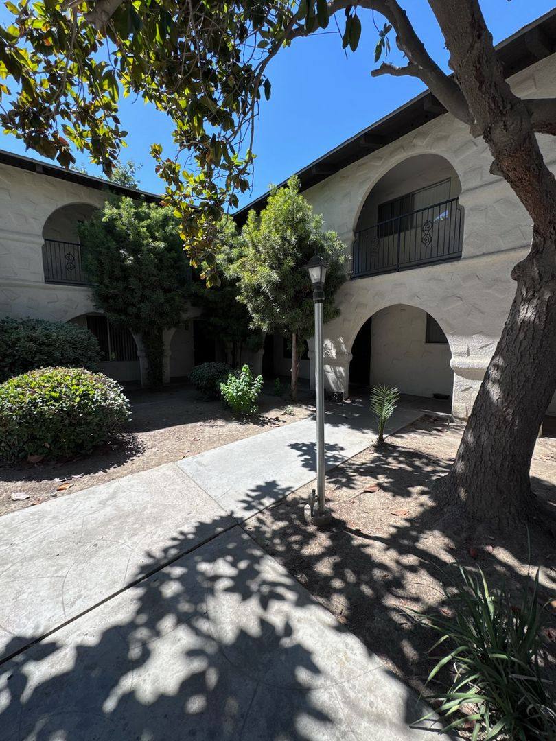 Apartment for rent at 656 700 E Prosperity Ave, Tulare, CA 93274