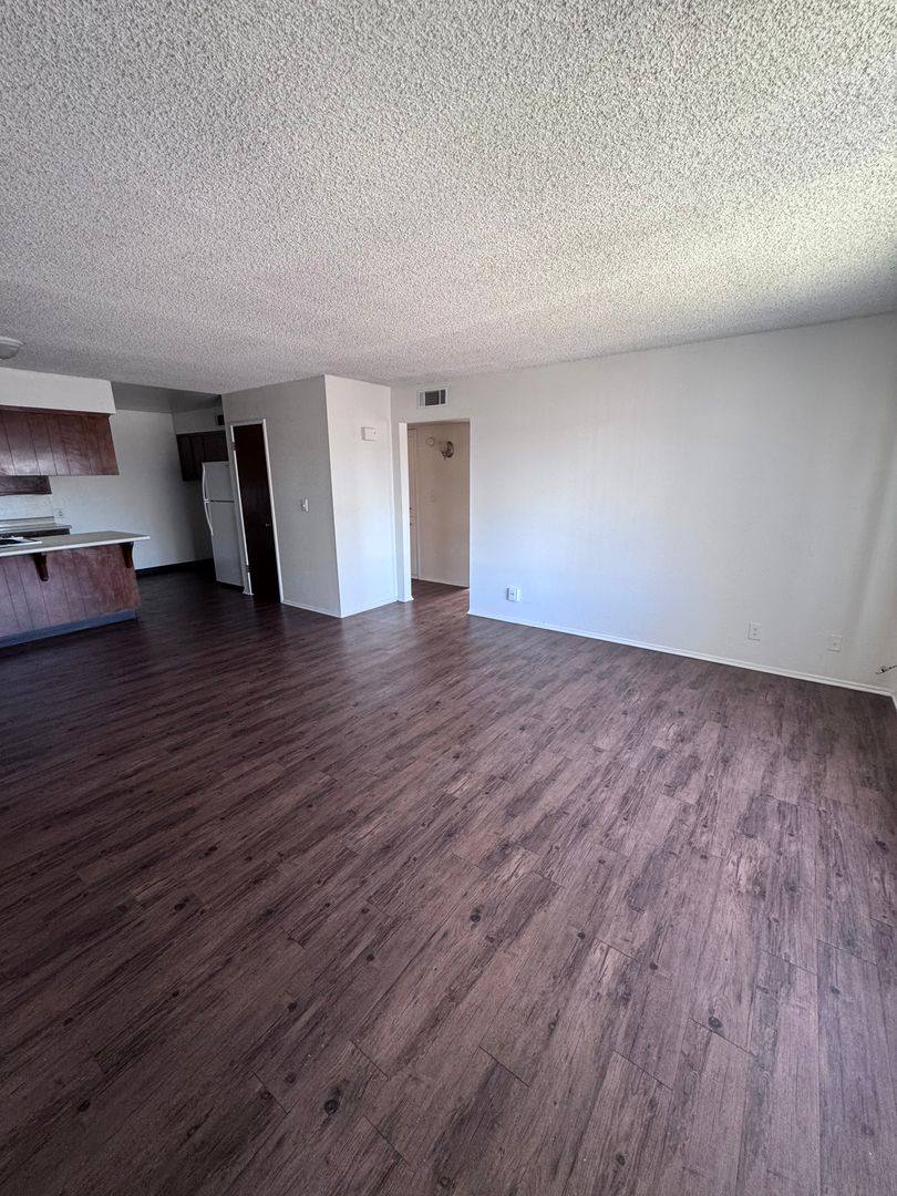 Apartment for rent at 656 700 E Prosperity Ave, Tulare, CA 93274
