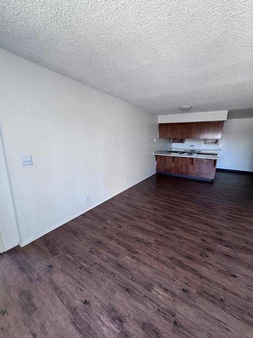 Apartment for rent at 656 700 E Prosperity Ave, Tulare, CA 93274