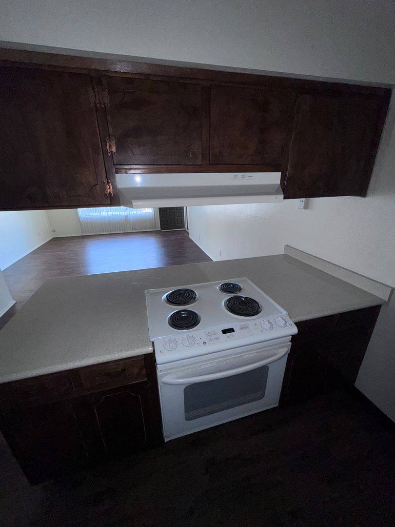 Apartment for rent at 656 700 E Prosperity Ave, Tulare, CA 93274