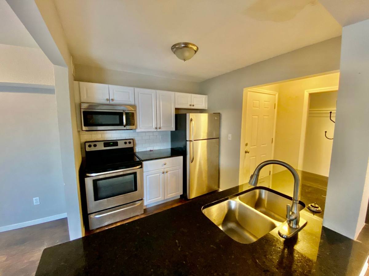 Apartment for rent at 315 Buchanan St NE, Minneapolis, MN 55413