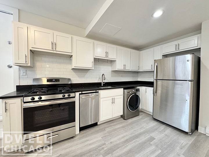 Apartment for rent at 724 W Roscoe St #1S, Chicago, IL 60657