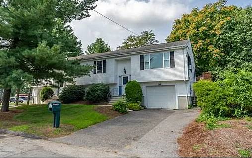 Apartment for rent at 44 Rudolph St, Worcester, MA 01604