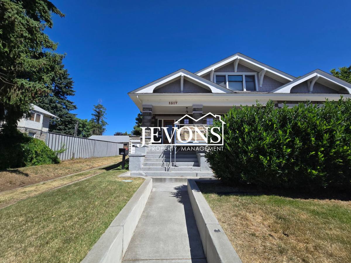 House for rent at 1517 Browne Ave, Yakima, WA 98902