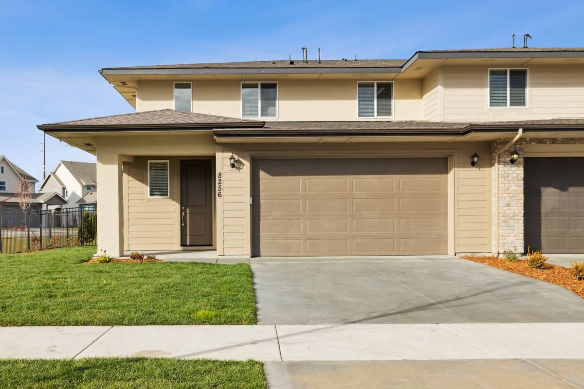 Townhouse for rent at 8256 W Pacific Yew St, Eagle, ID 83616