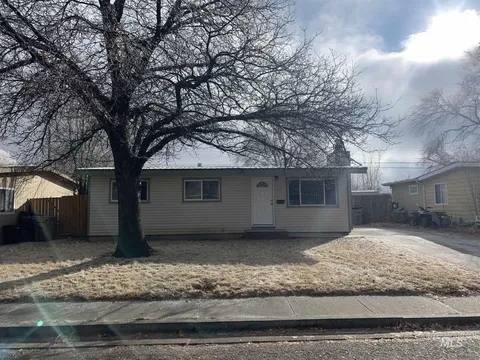 House for rent at 509 W 3rd N, Mountain Home, ID 83647