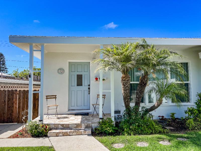 House for rent at 1310 Curtis Ave, Manhattan Beach, CA 90266