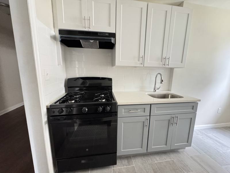 Apartment for rent at 25 Van Velsor Place #LE, Newark, NJ 07112