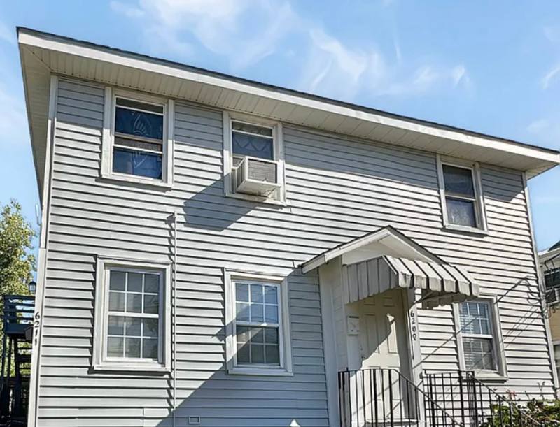 Townhouse for rent at 6209 Pasteur Blvd, New Orleans, LA 70122
