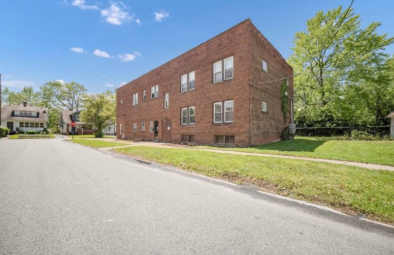 Apartment for rent at 3690 E 139th St #3, Cleveland, OH 44120