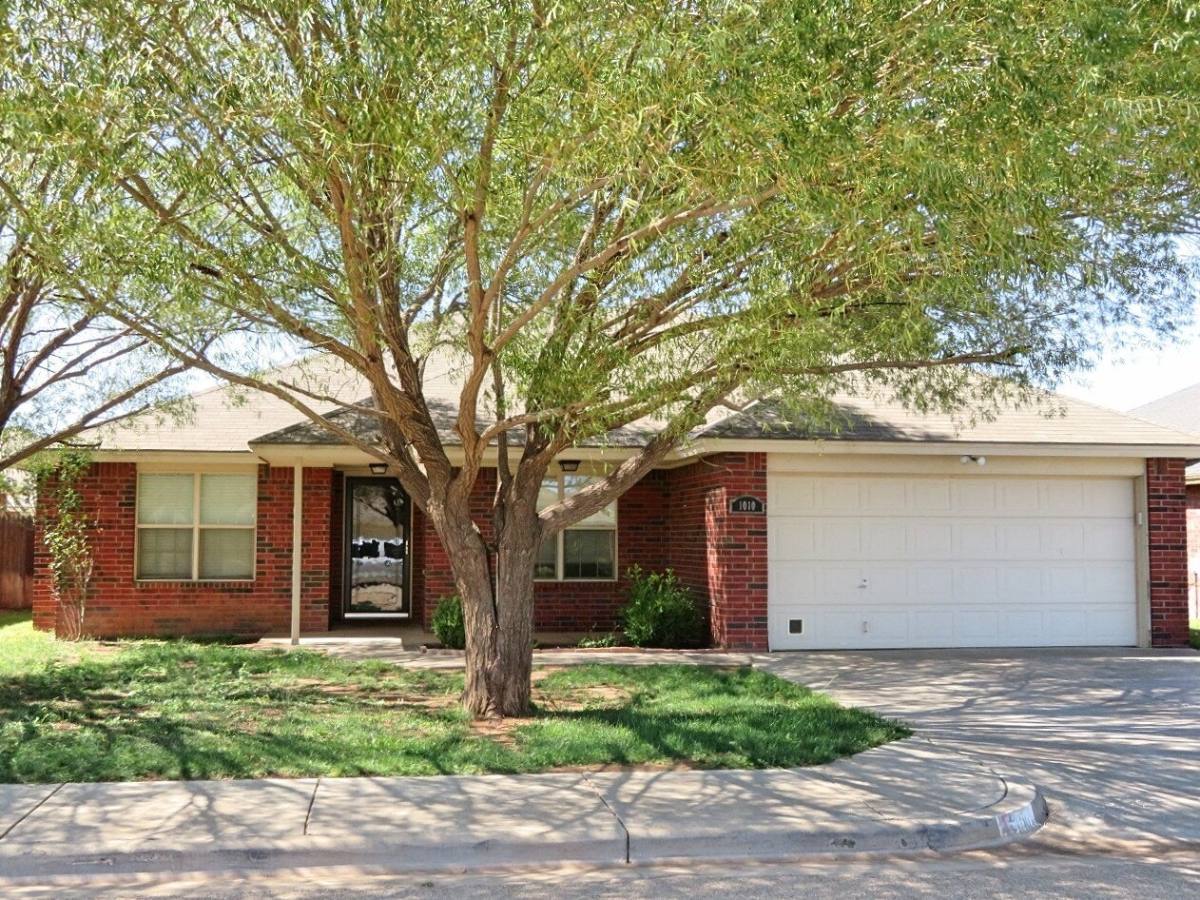 House for rent at 1010 Oakridge Ave, Lubbock, TX 79416