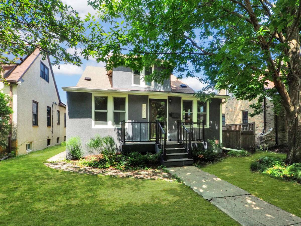 House for rent at 3004 E Minnehaha Parkway, Minneapolis, MN 55406