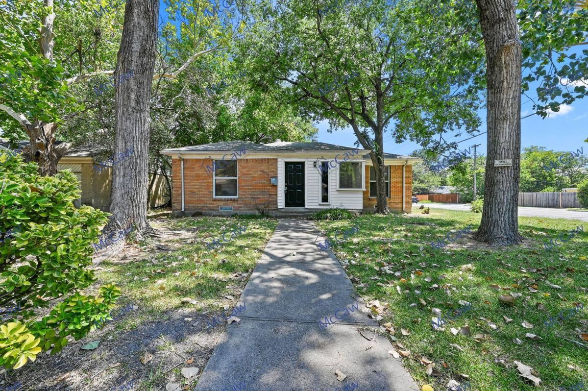 House for rent at 2704 Highwood Dr, Dallas, TX 75228