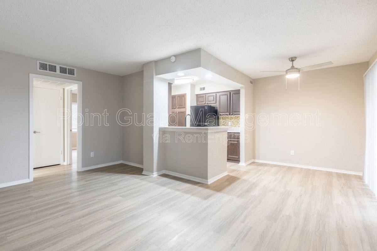 Apartment for rent at 2204 Ridgmar Plaza #4, Fort Worth, TX 76116
