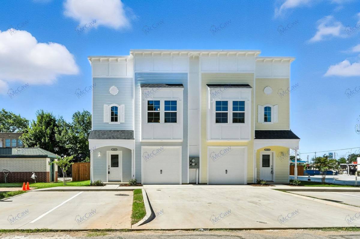Townhouse for rent at 112 Market St, Lake Dallas, TX 75065