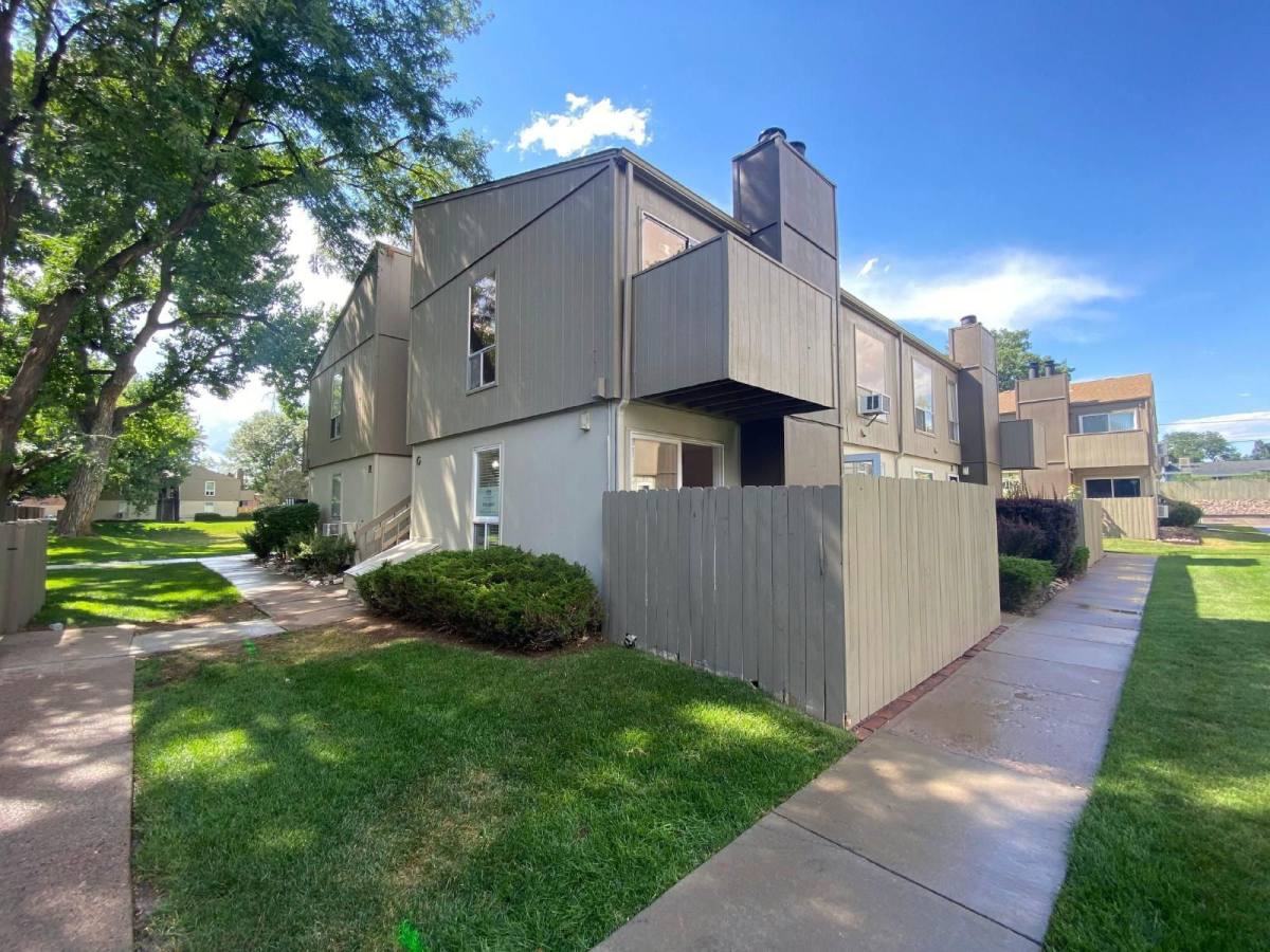 Apartment for rent at 7373 W Florida Ave #7C, Denver, CO 80232