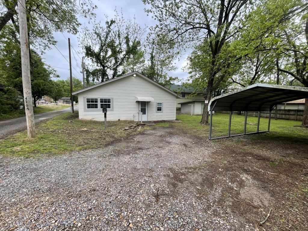 House for rent at 420 1 2 N Oak Ave, Tahlequah, OK 74464