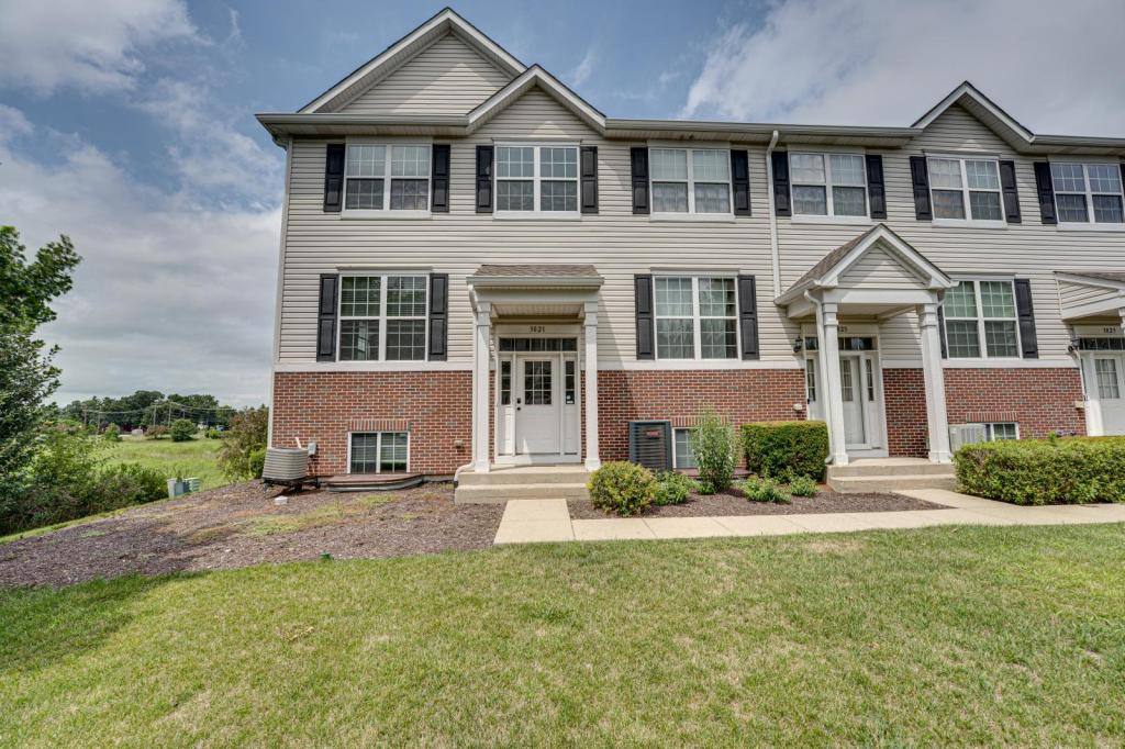Townhouse for rent at 3821 Bailey Rd, Yorkville, IL 60560
