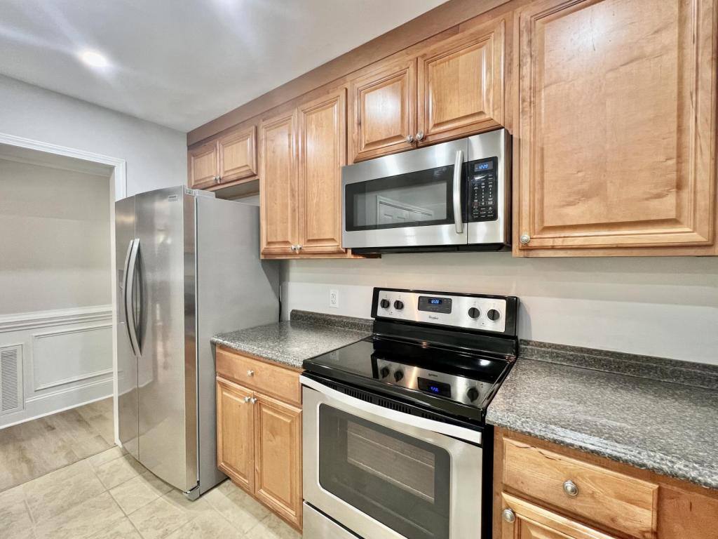 House for rent at 323 Frank Dr, Charlotte, NC 28215
