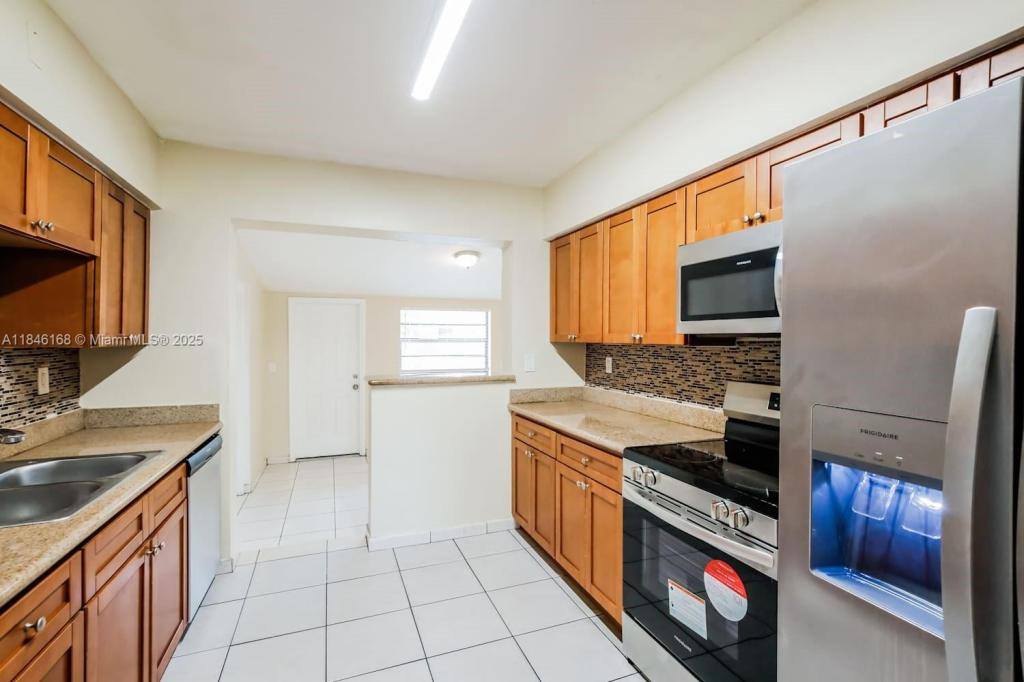 House for rent at 1120 NE 160th St, Miami, FL 33162