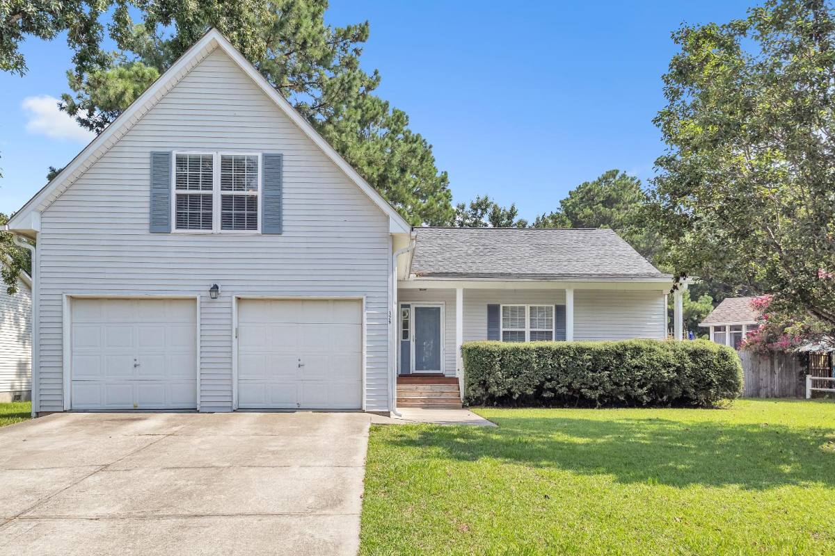 House for rent at 129 Kingsbridge Dr, Goose Creek, SC 29445